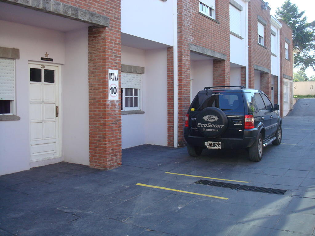 Hotel De Cine Las Golondrinas Villa Gesell Exteriör bild